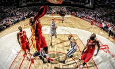 开云平台-从乌拉圭封锁到欧冠决赛，足球世界的战术革命与个人英雄主义