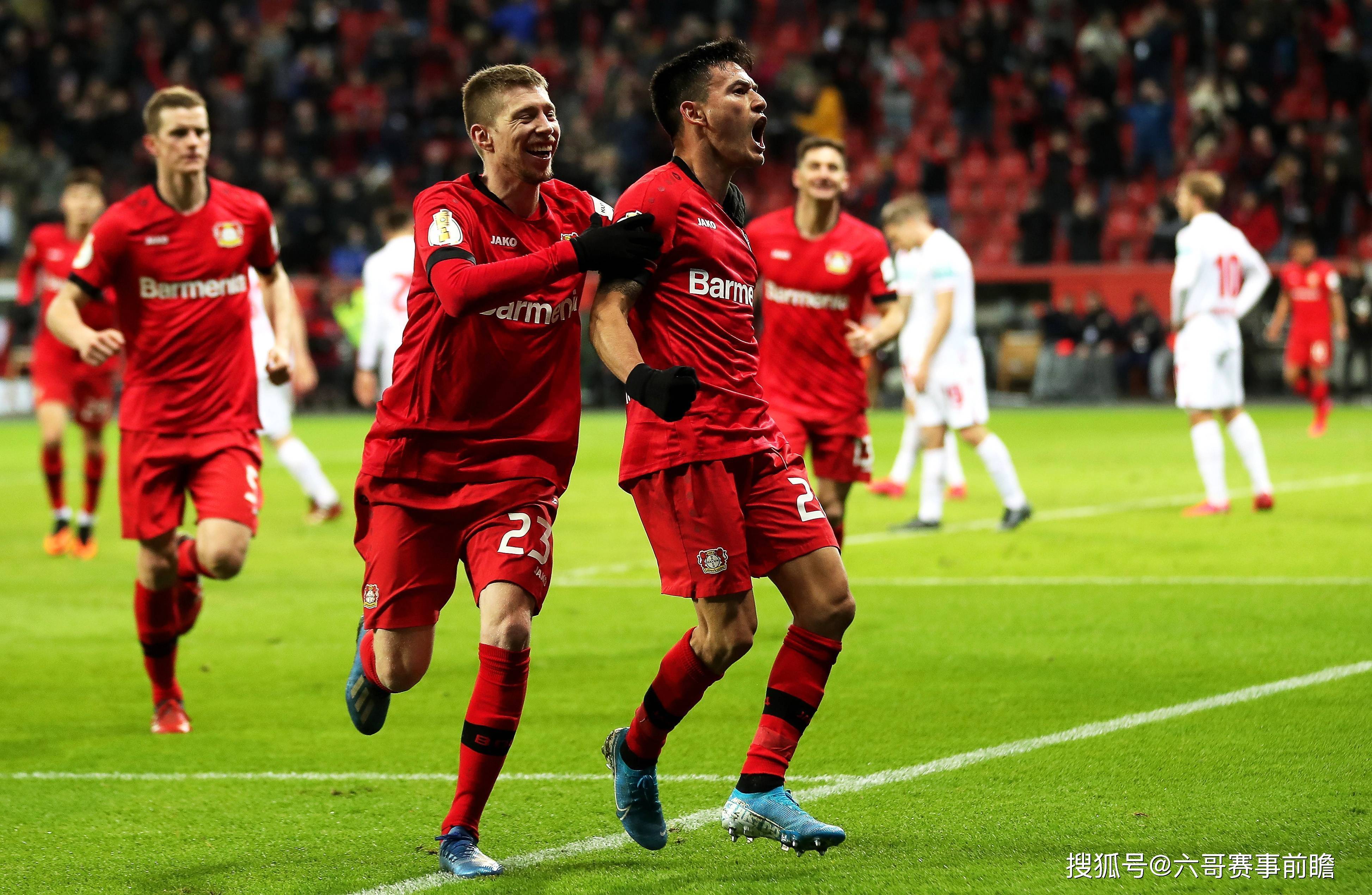 包含奥格斯堡队球员表现火热，力压对手，夺冠的词条