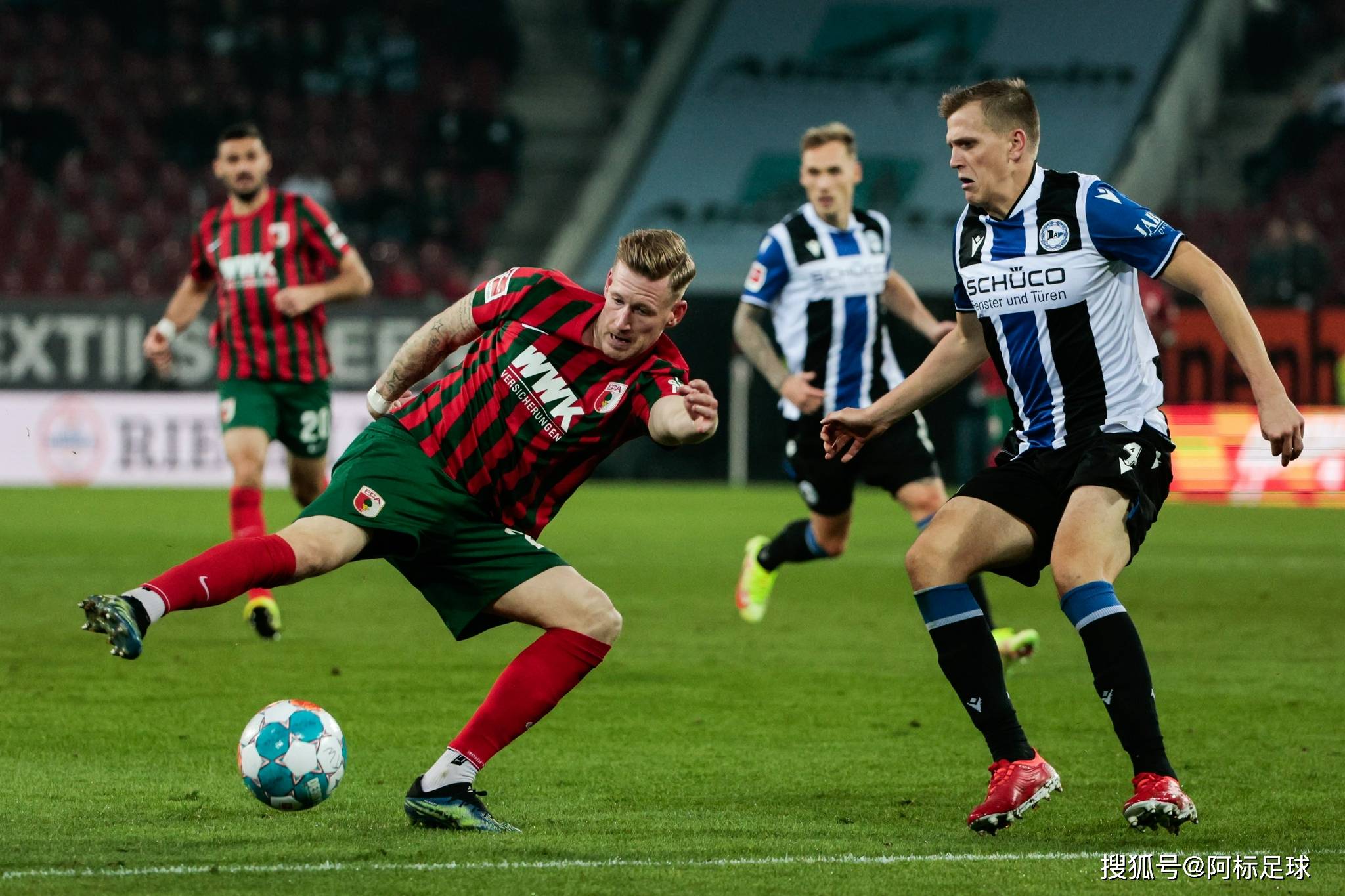 包含奥格斯堡队球员表现火热，力压对手，夺冠的词条