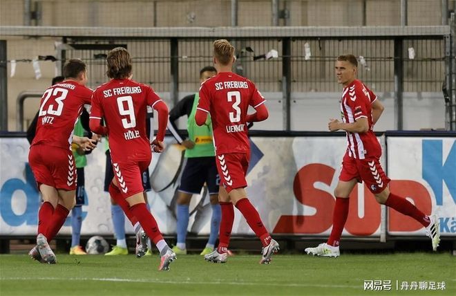 弗赖堡客场击败对手，豪取三分登顶积分榜的简单介绍