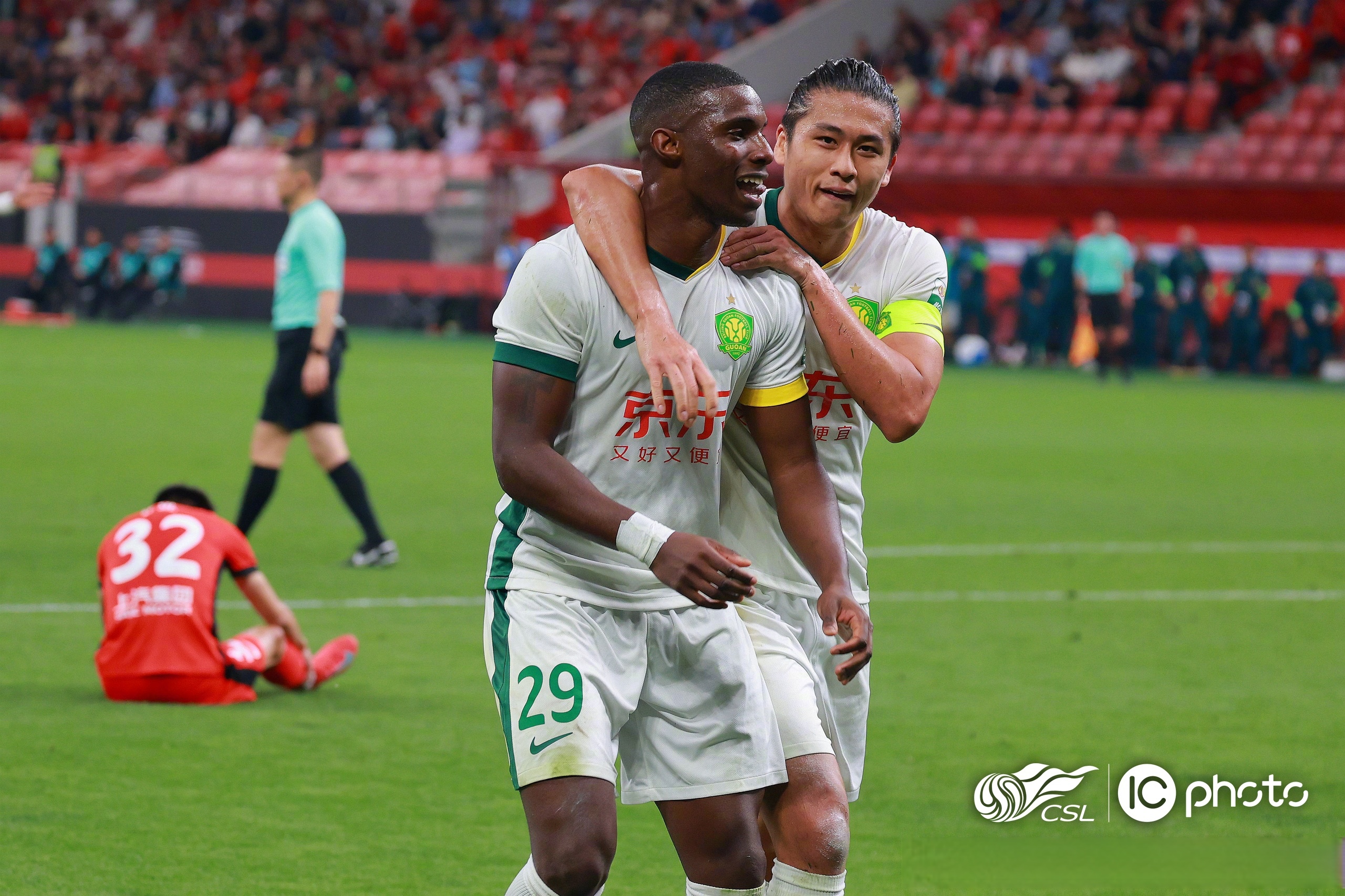 国安主场险胜建业，积分榜冲顶争霸局面