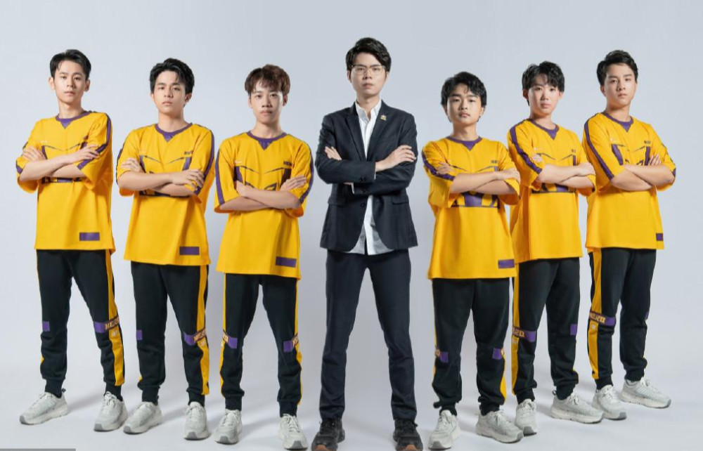 包含不畏对手！某队无所畏惧迎战强大的对手的词条