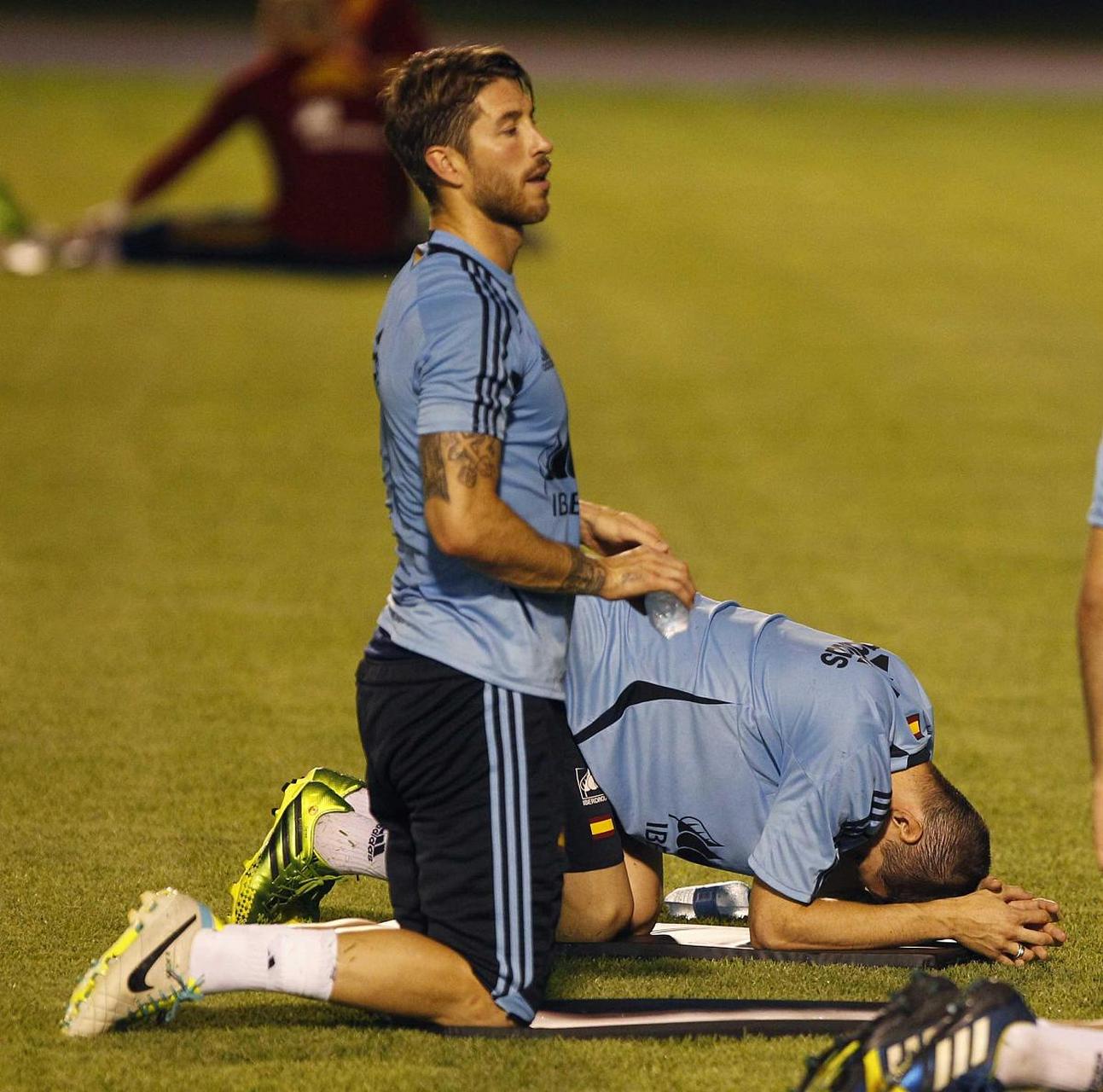 关于里昂球员受伤情况紧急，球队备战受困的信息