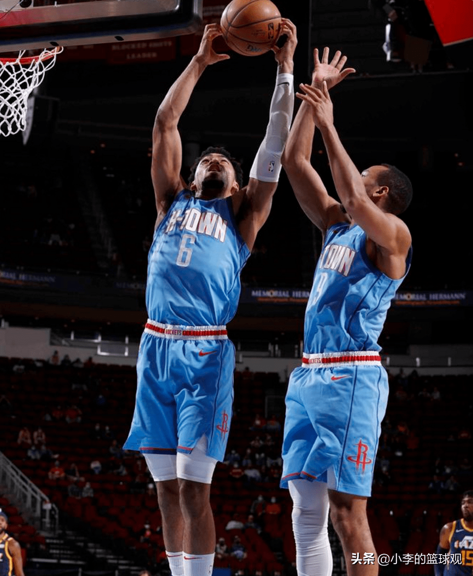 包含爵士队球员集体表决反对换帅的词条