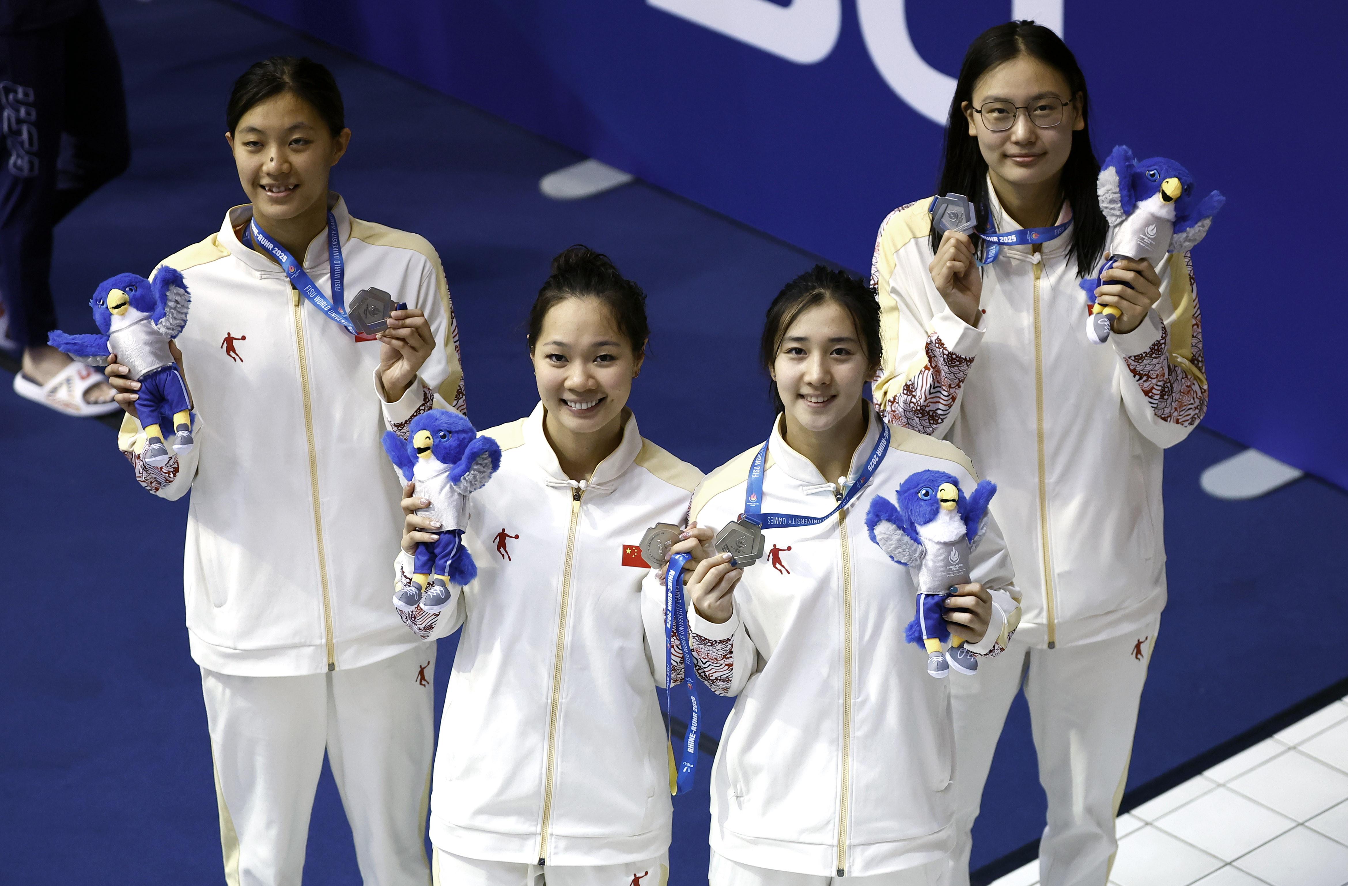 游泳银牌夺得，泳坛新星崭露头角的简单介绍