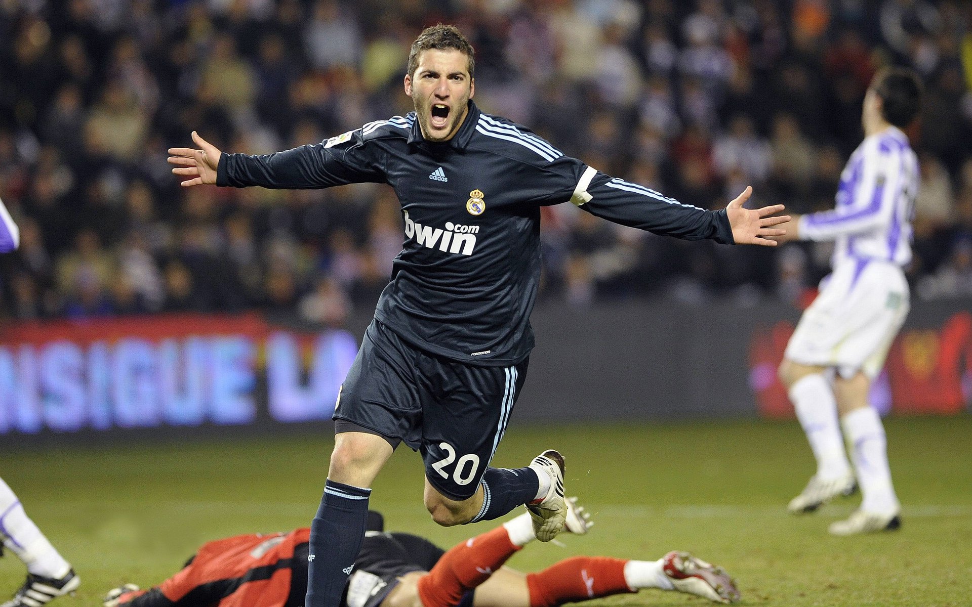 孔德铁幕降临,一场压制级演出如何重塑曼联对阵阿森纳的经典叙事